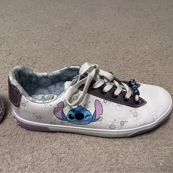 Women's Ground Up Lilo and Stitch size 10 sneakers - Picture 3 of 9